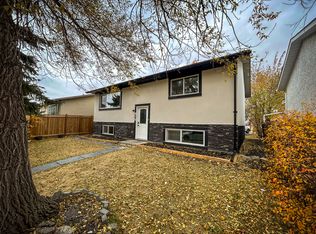 915 S Pinecliff Dr NE, Calgary, AB T1Y3Y3