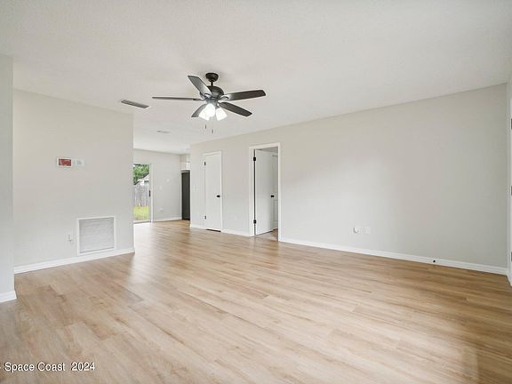 3rd image of 1670 Ashwood Ave