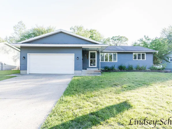 3243 Royal Oak Rd, Muskegon, MI 49441
