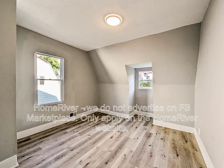 542 Broadway Ext — Photo 7