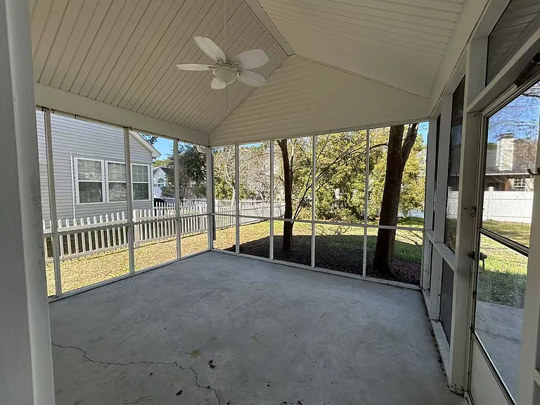 215 Spring Lake Dr — Photo 18