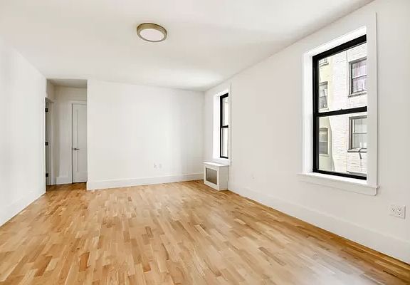 4th image of 58 Linden Blvd APT 4G