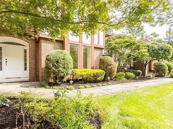 2nd image of 7936 Oak Brook Cir