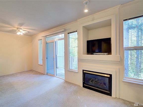 2nd image of 25235 SE Klahanie Blvd APT C202