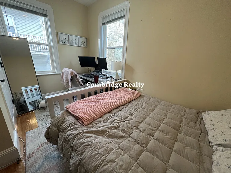 48-50 Lowell St #2T — Photo 23