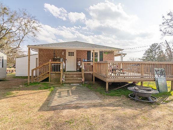 3rd image of 708 Sexton Gin Rd