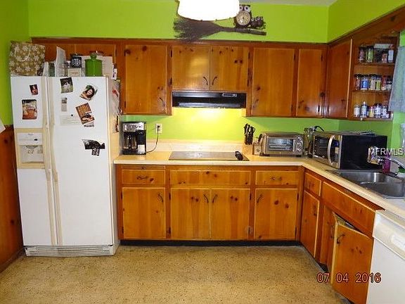 4th image of 648 Oleander Dr SE