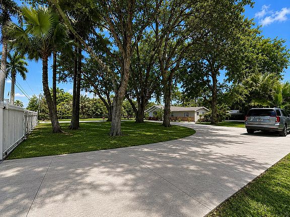 3rd image of 17880 SW 168th St