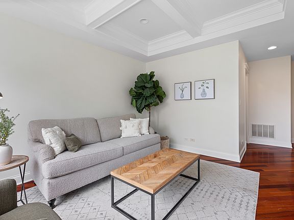 4th image of 2702 W Cortland St APT 2