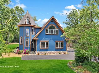 1616 Riverside Ave, Saint Charles, IL 60174