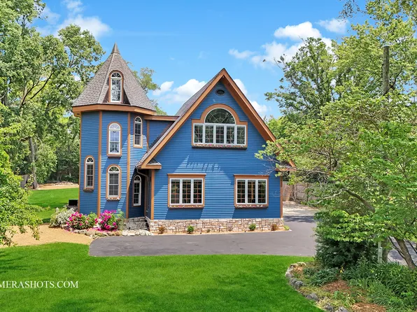 1616 Riverside Ave, Saint Charles, IL 60174