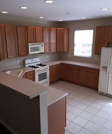 3rd image of 674 N Hidden Prairie Ct