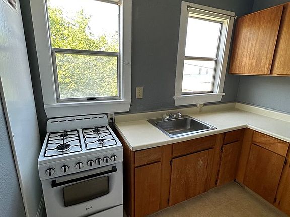5th image of 40 W Bond St APT 202