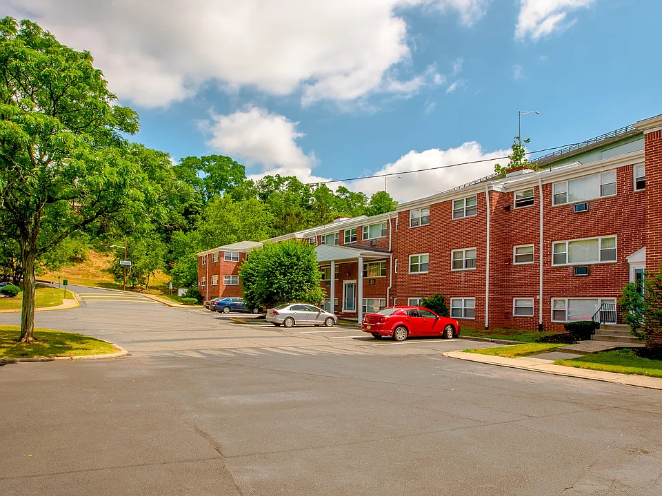 Welcome to Valley Manor Apartments, where comfort meets convenience. Enjoy spacious living, beautiful landscaping, and easy access to local amenities. Don't miss your chance to call this place home. Schedule your tour today!