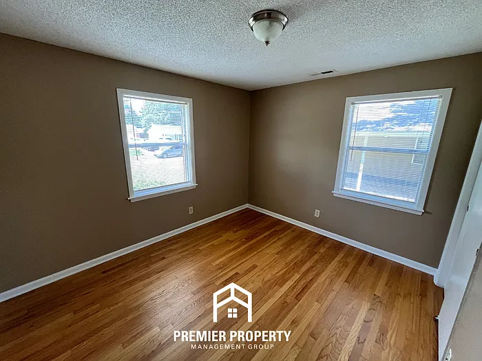 1360 Winfield Rd — Photo 17