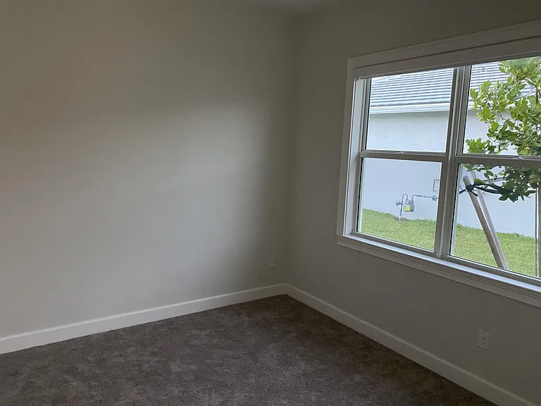 4685 Estates Cir — Photo 32