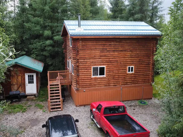 1515 Sailor Ct, Fairbanks, AK 99705