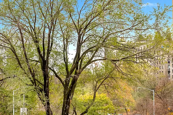 Rented by Compass | media 10