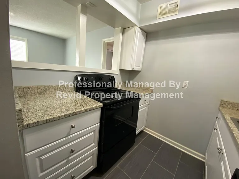 1626 Monroe Ave. — Photo 14