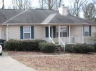 37 Woodland Dr, Locust Grove, GA 30248