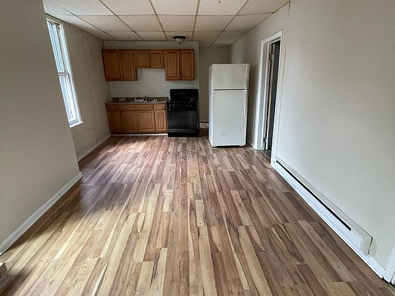 2nd image of 47 6th Ave #3
