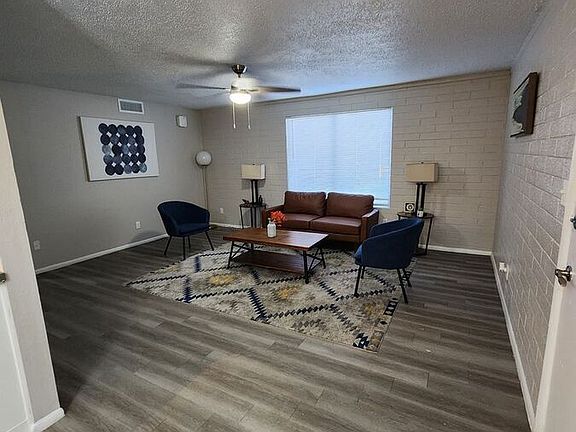 2nd image of 1140 E Orange St #W201