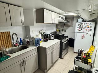 8433 101st St, Richmond Hill, NY 11418