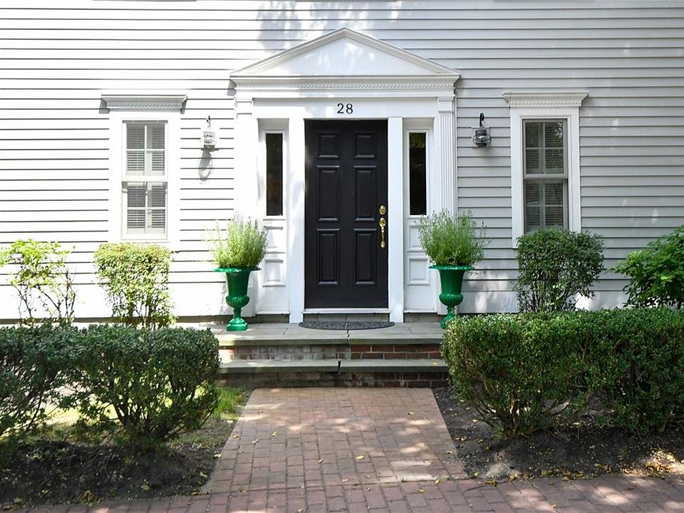 1st image of 28 Narragansett Pkwy