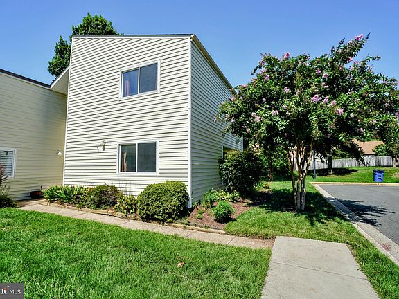 2nd image of 413 Spruce Ct