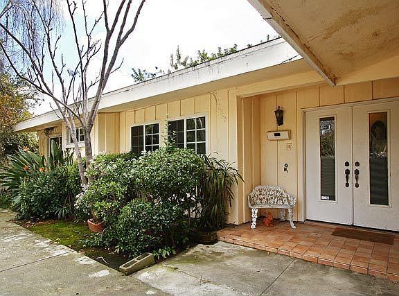 3rd image of 22960 Calabash St