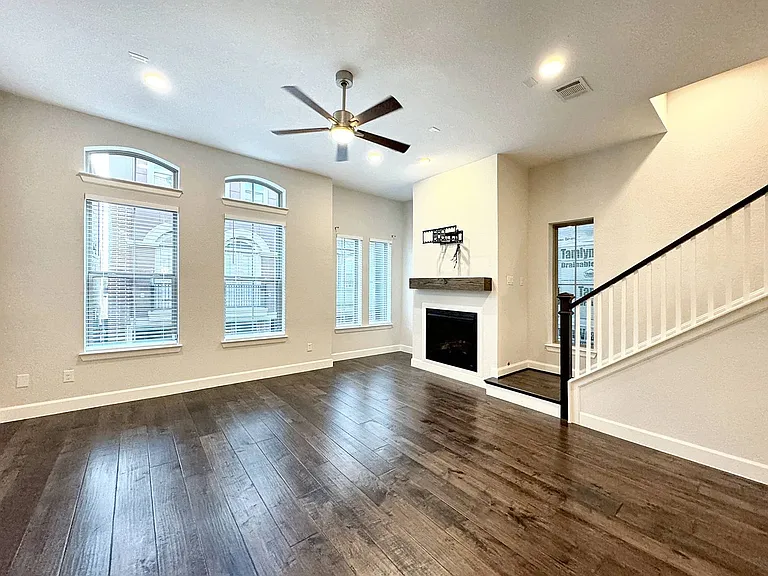 1367 Branchwood Pl — Photo 5