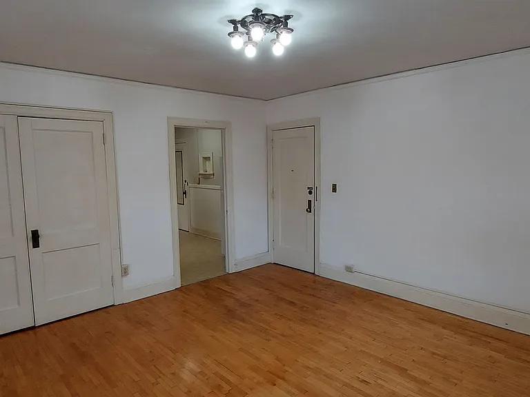 1168 Grand Ave — Photo 6