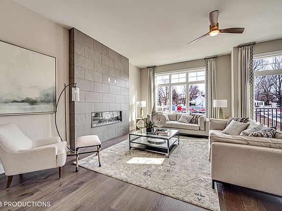 3rd image of 304 W Chicago St