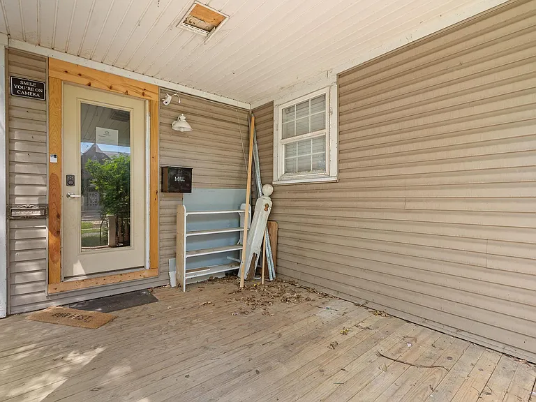 2225 Catalpa Dr — Photo 8