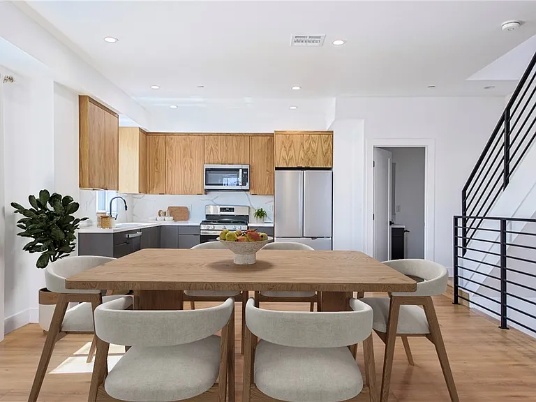2851 S Victoria Ave #2 — Photo 3