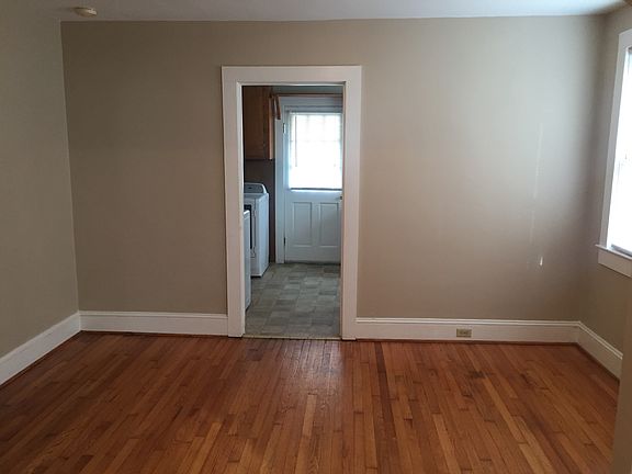 3rd image of 511 Pleasant St