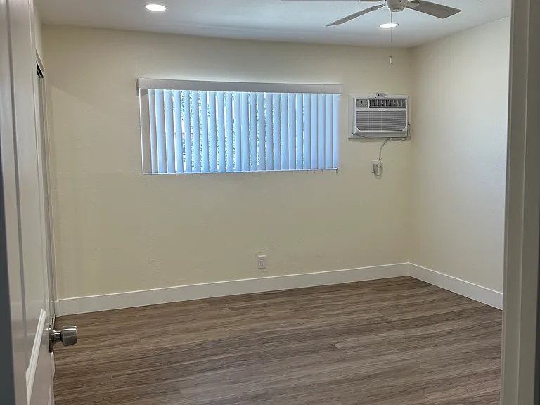 4545 Canoga St #B — Photo 13