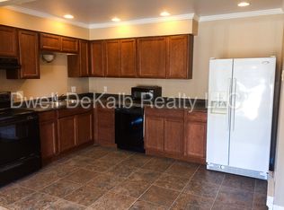 820 Edgebrook Dr APT 7, Dekalb, IL 60115