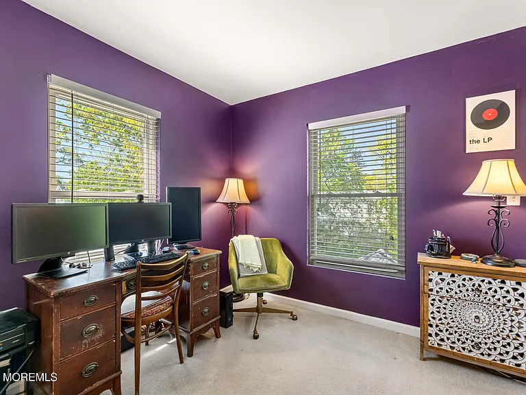 105 Wayside Dr — Photo 23