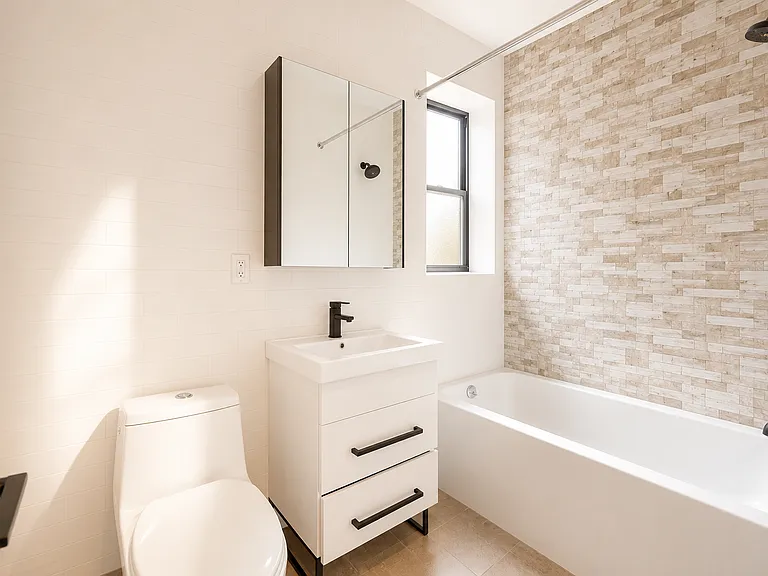 373 Howard Ave #3B — Photo 6
