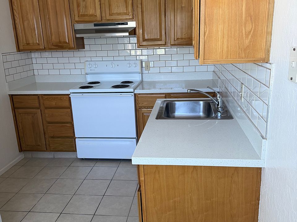 1st image of 2225 Royal Dr #4