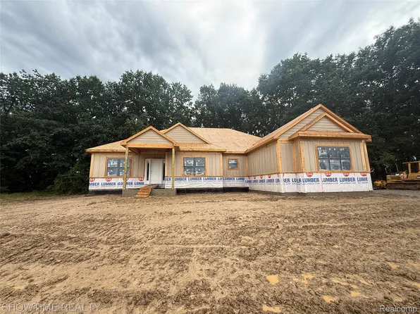 4095 Metamora Rd, Metamora, MI 48455