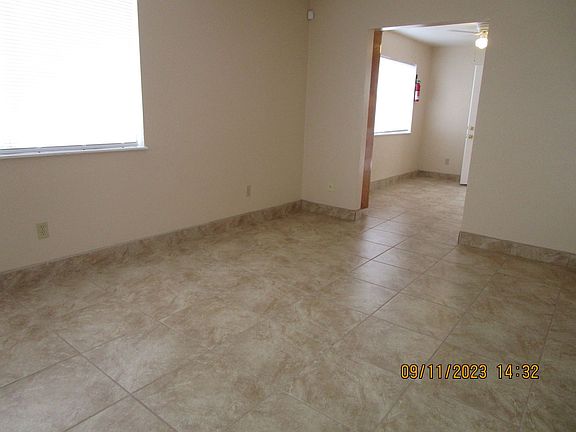 4th image of 909 El Tejon Ave #A