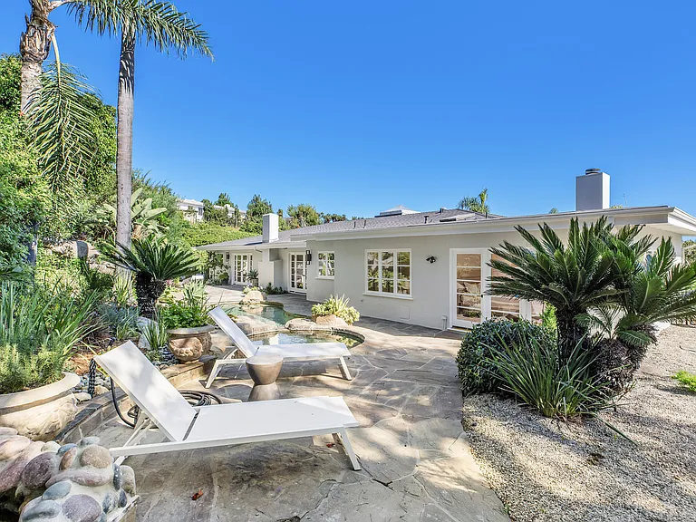 341 Surfview Dr — Photo 33