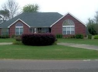 100 Moyer Dr, Broken Bow, OK 74728