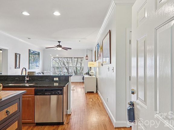 4th image of 175 S Lexington Ave Unit 304