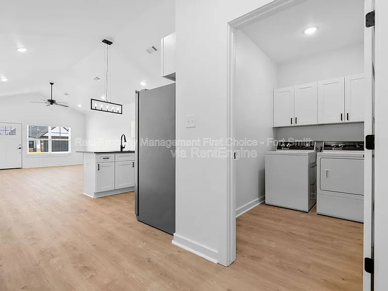 8705 Cantera Dr #B — Photo 11