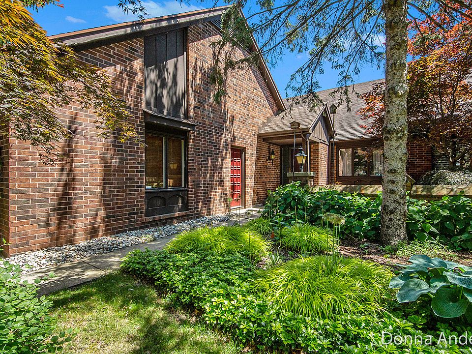 1st image of 3146 E Gatehouse Dr SE
