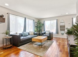 1853 Hornblend St, San Diego, CA 92109