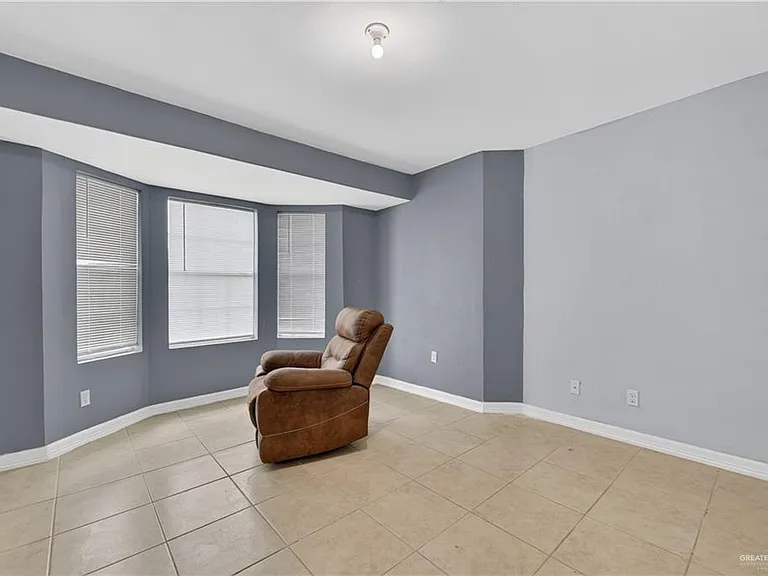 6703 S Oro Ln — Photo 13